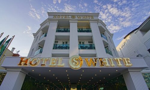 Antalya S White Hotel konyaalti