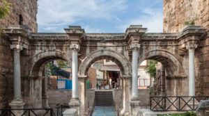 Hadrians-Gate-Antalya