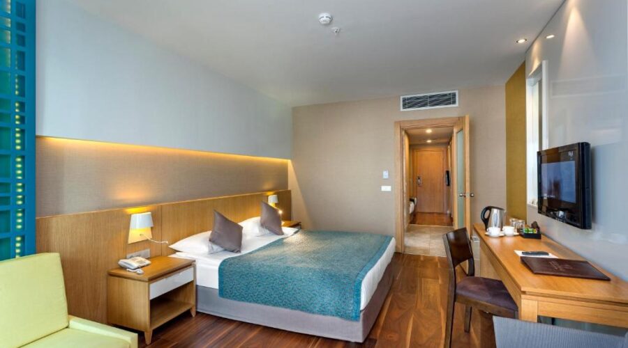 Standard Double or Twin Room with Side Sea View Sherwoord Dreams Resort Antalya